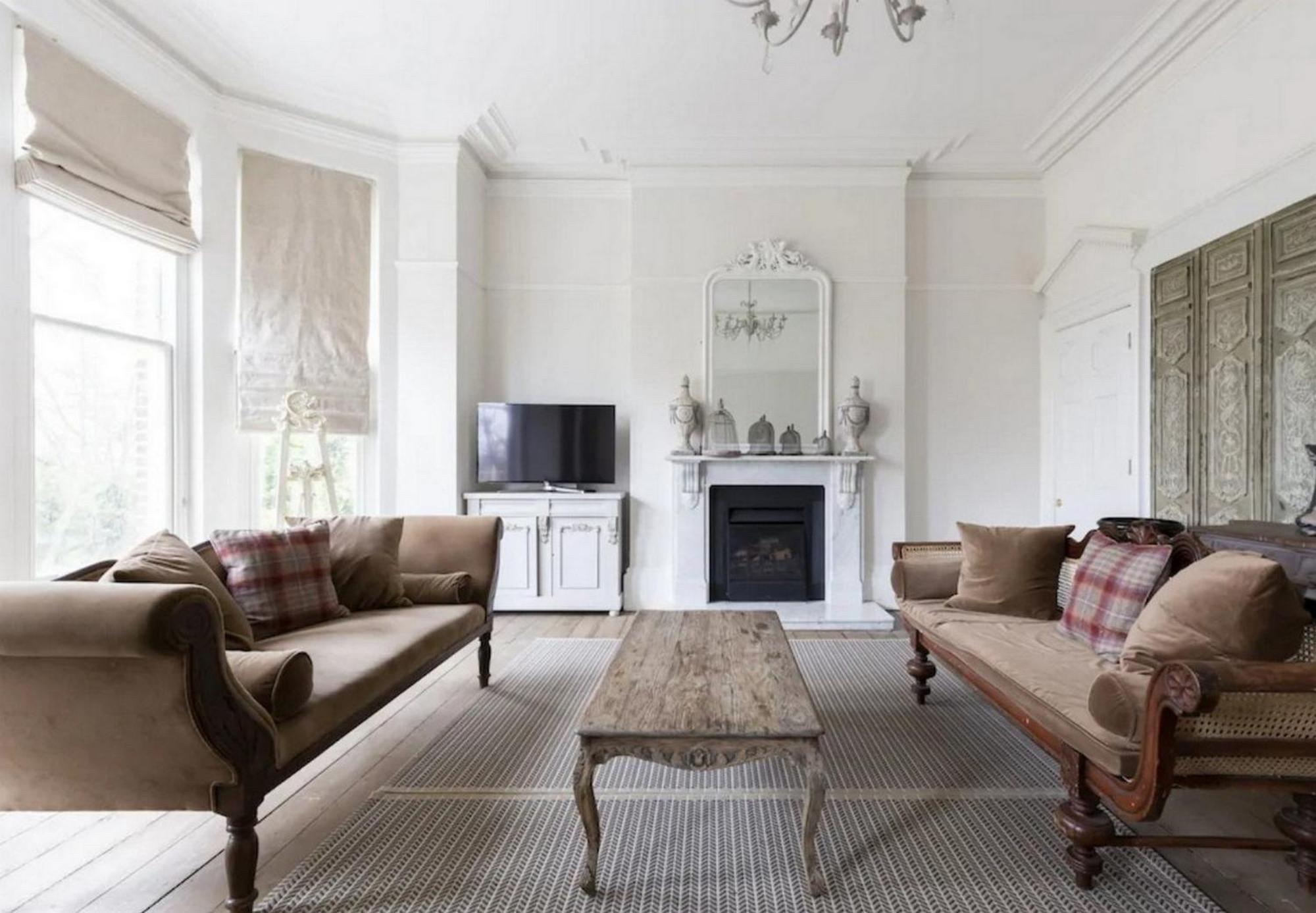 Villa 7br Holiday In Near Hyde Park- If You Want To Book, Please Contact On Wh-ats-app - 0034-605-434-371 !!!! London