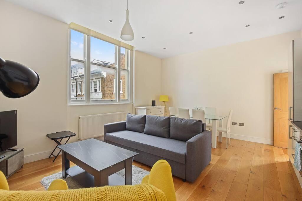 Stylish 1-bed Flat In Prime Kensington Location * London