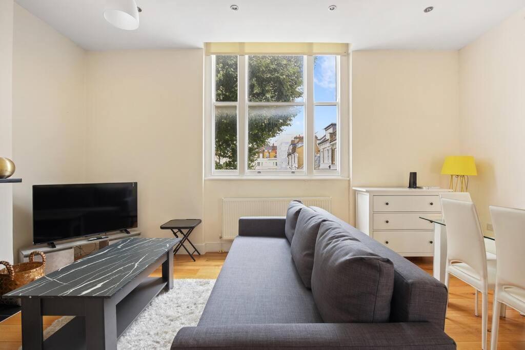 Stylish 1-bed Flat In Prime Kensington Location Apartment