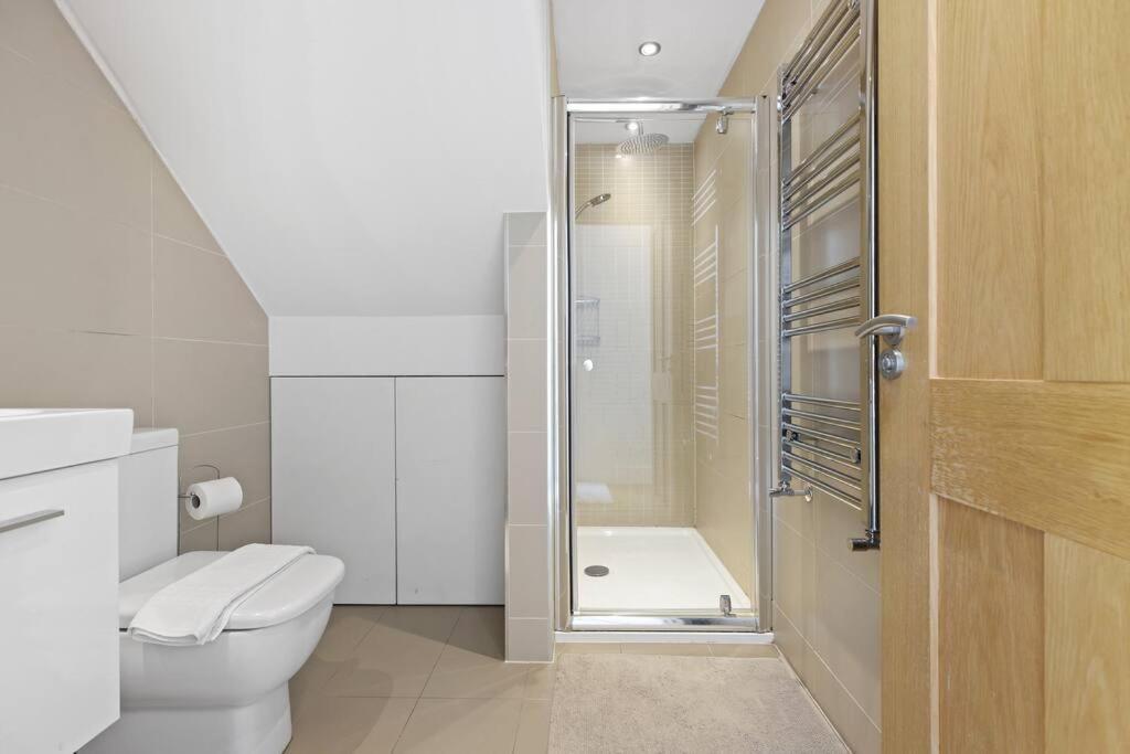 Stylish 1-bed Flat In Prime Kensington Location Apartment London