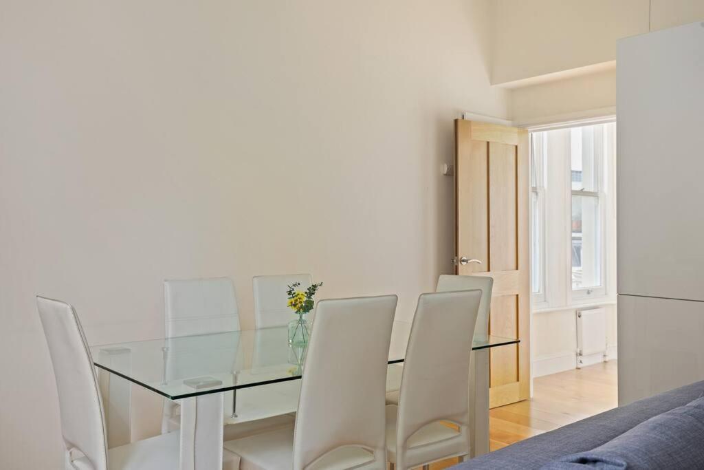 Stylish 1-bed Flat In Prime Kensington Location *