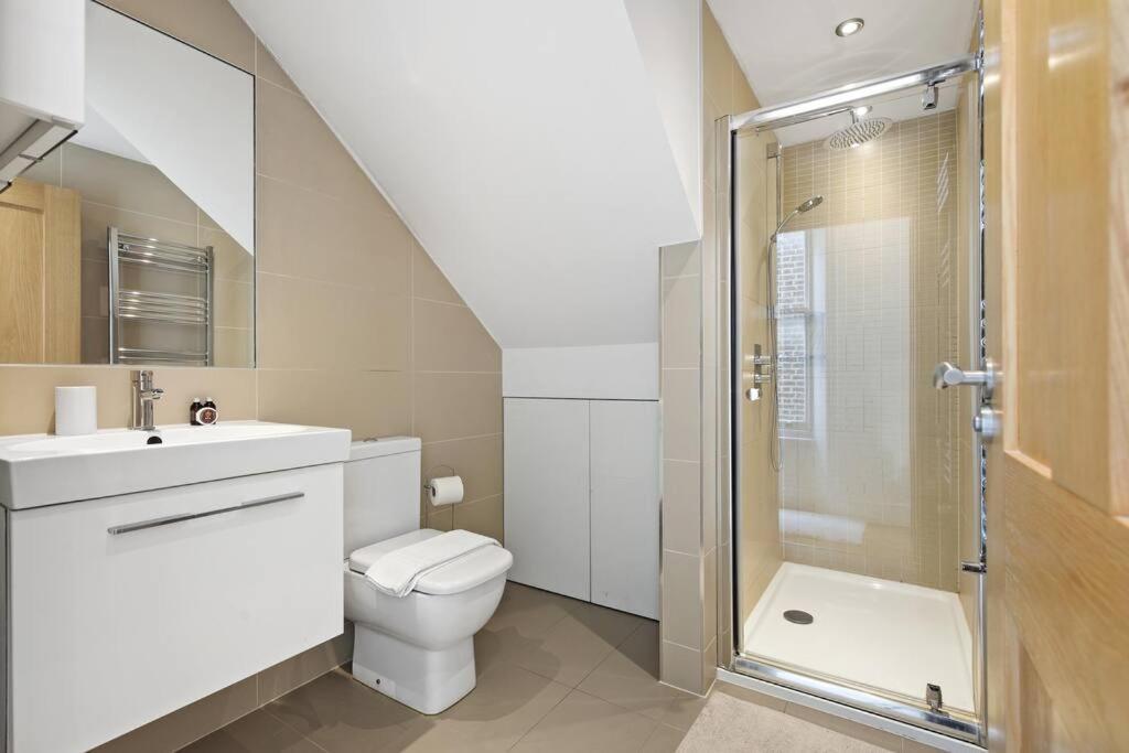 Stylish 1-bed Flat In Prime Kensington Location Apartment London