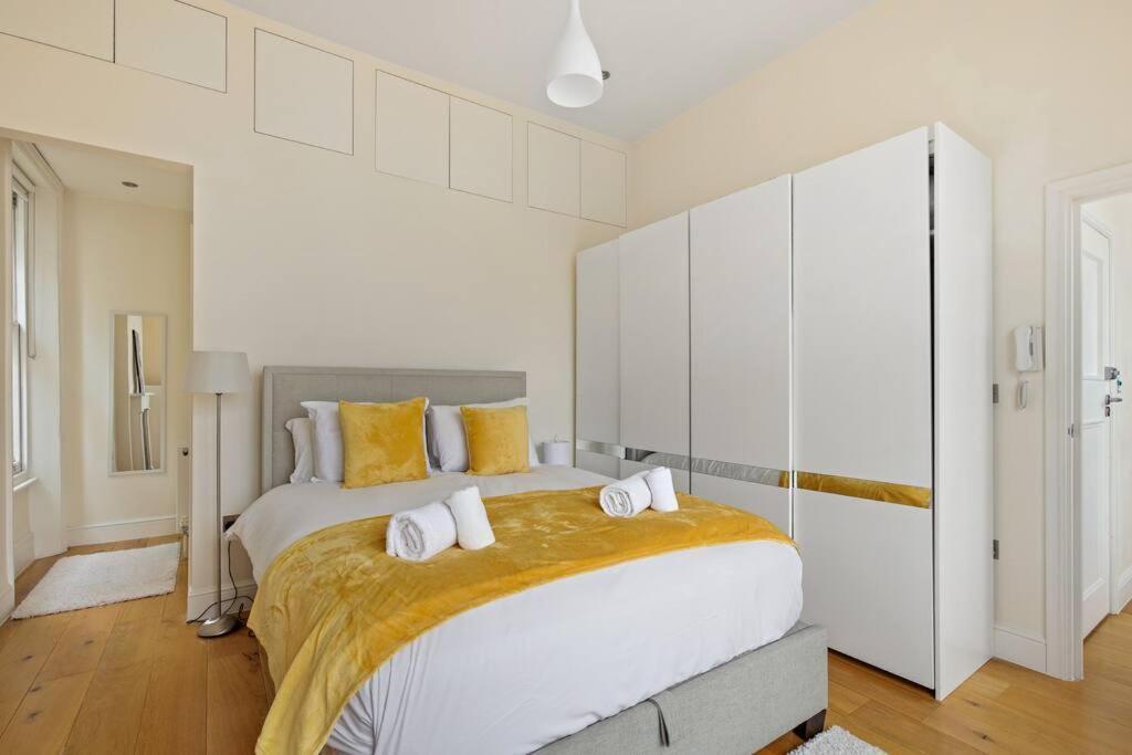 Stylish 1-bed Flat In Prime Kensington Location *