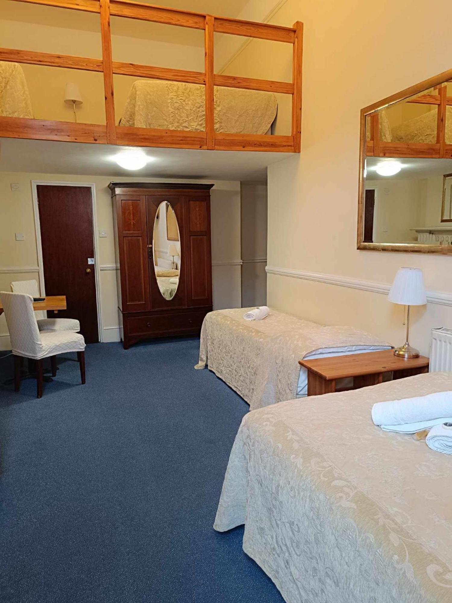 Hotell St Simeon London