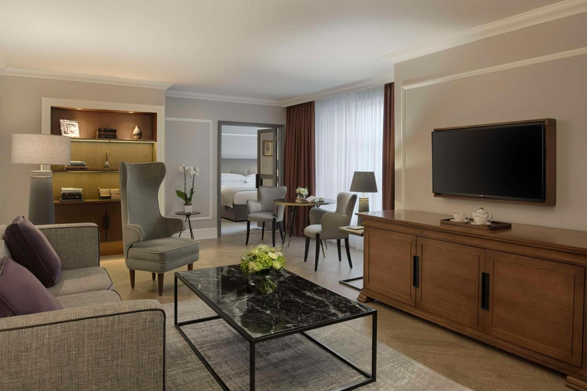 Hyatt Regency - The Churchill Hotel