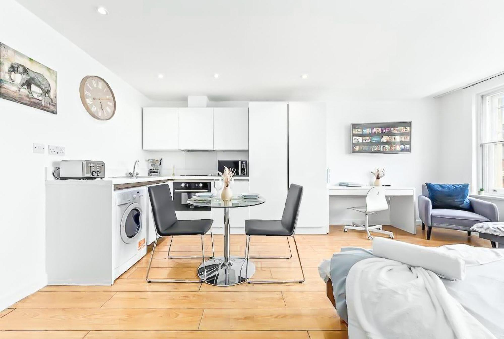 Piccadilly, Soho 1 Bedroom Sleep 6 Vr1 * Londen