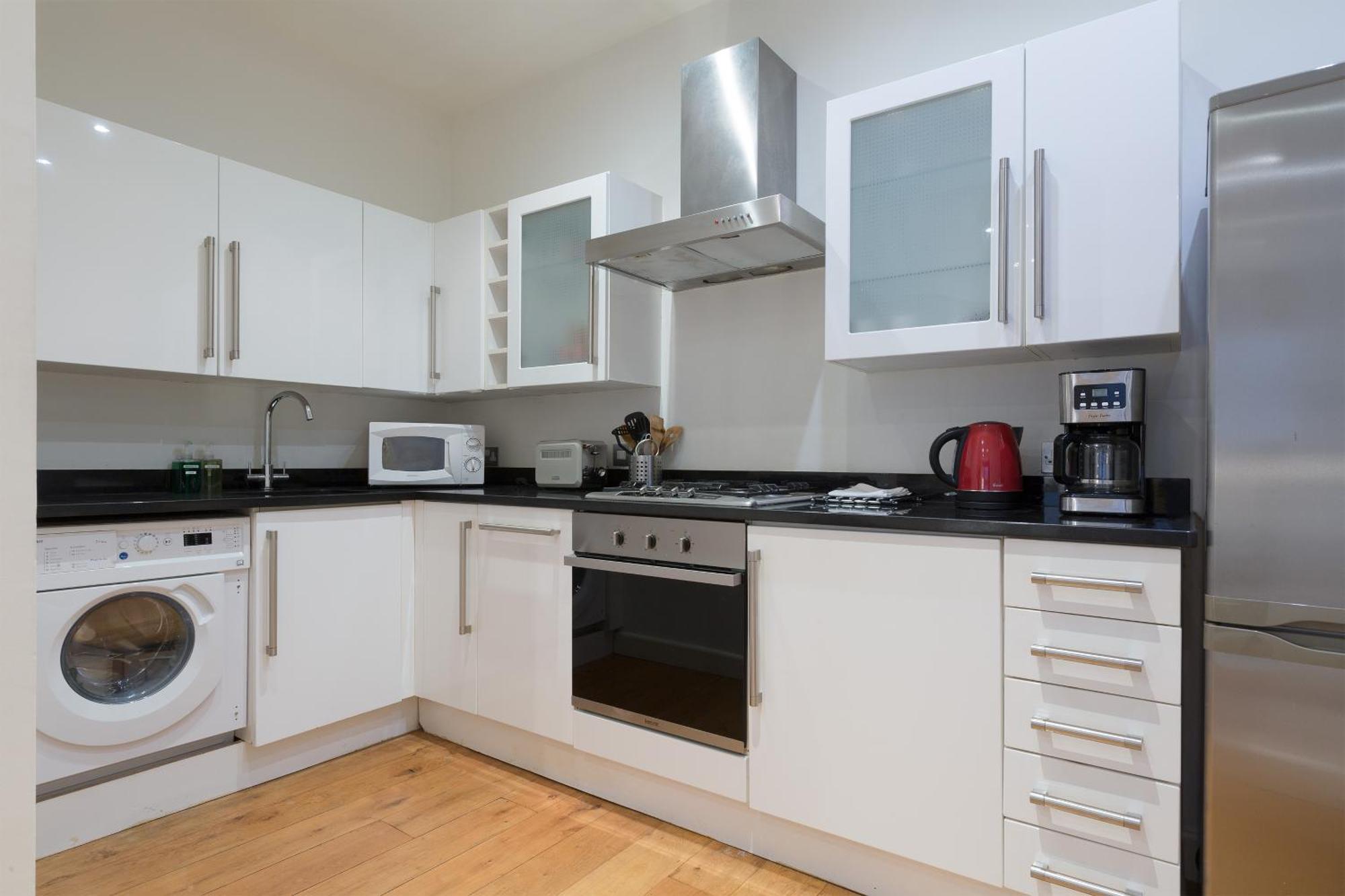 Hyde Park - Knightsbridge - Private Entrance Apartment London