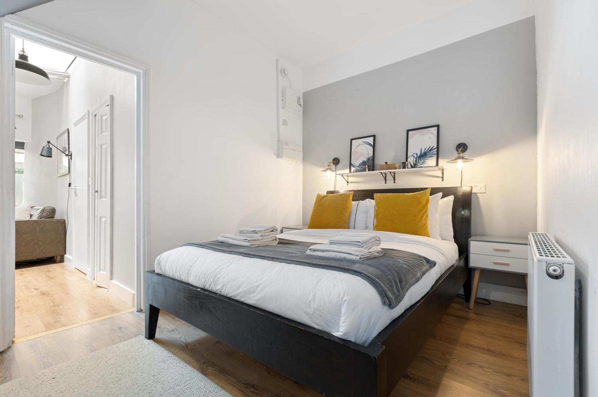 Putney Thames Garden Flat * London