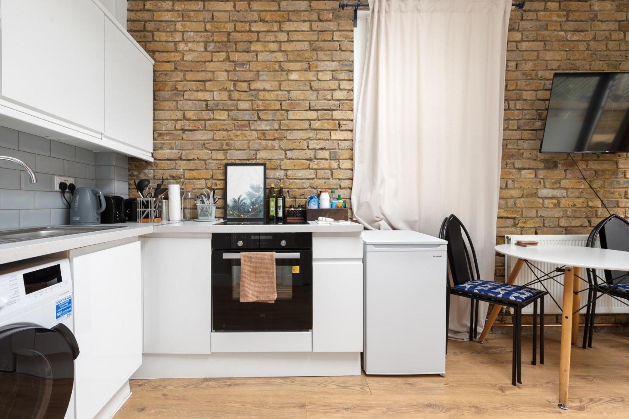 Putney Thames Garden Flat Apartment *