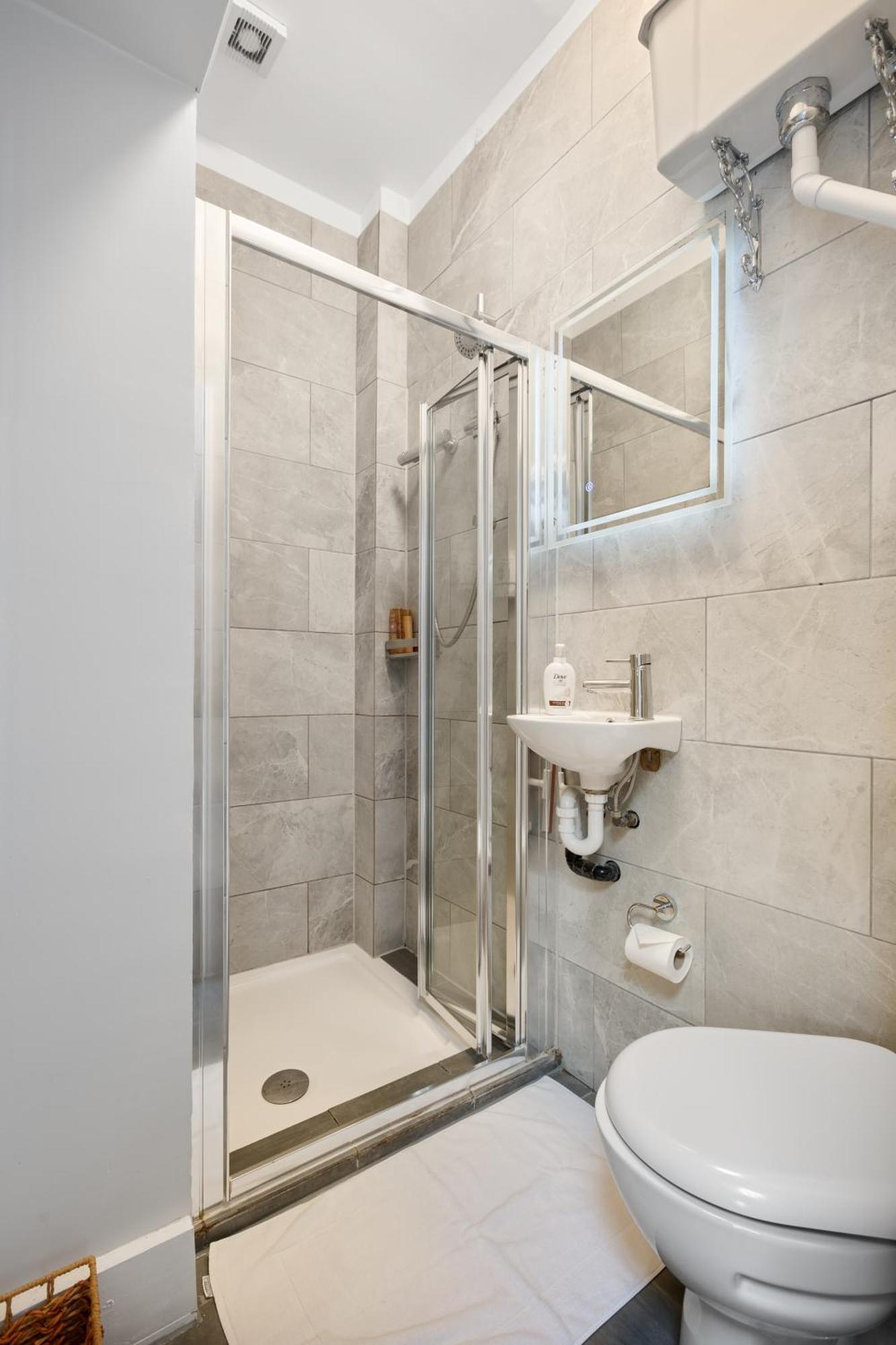 Putney Thames Garden Flat Apartment London