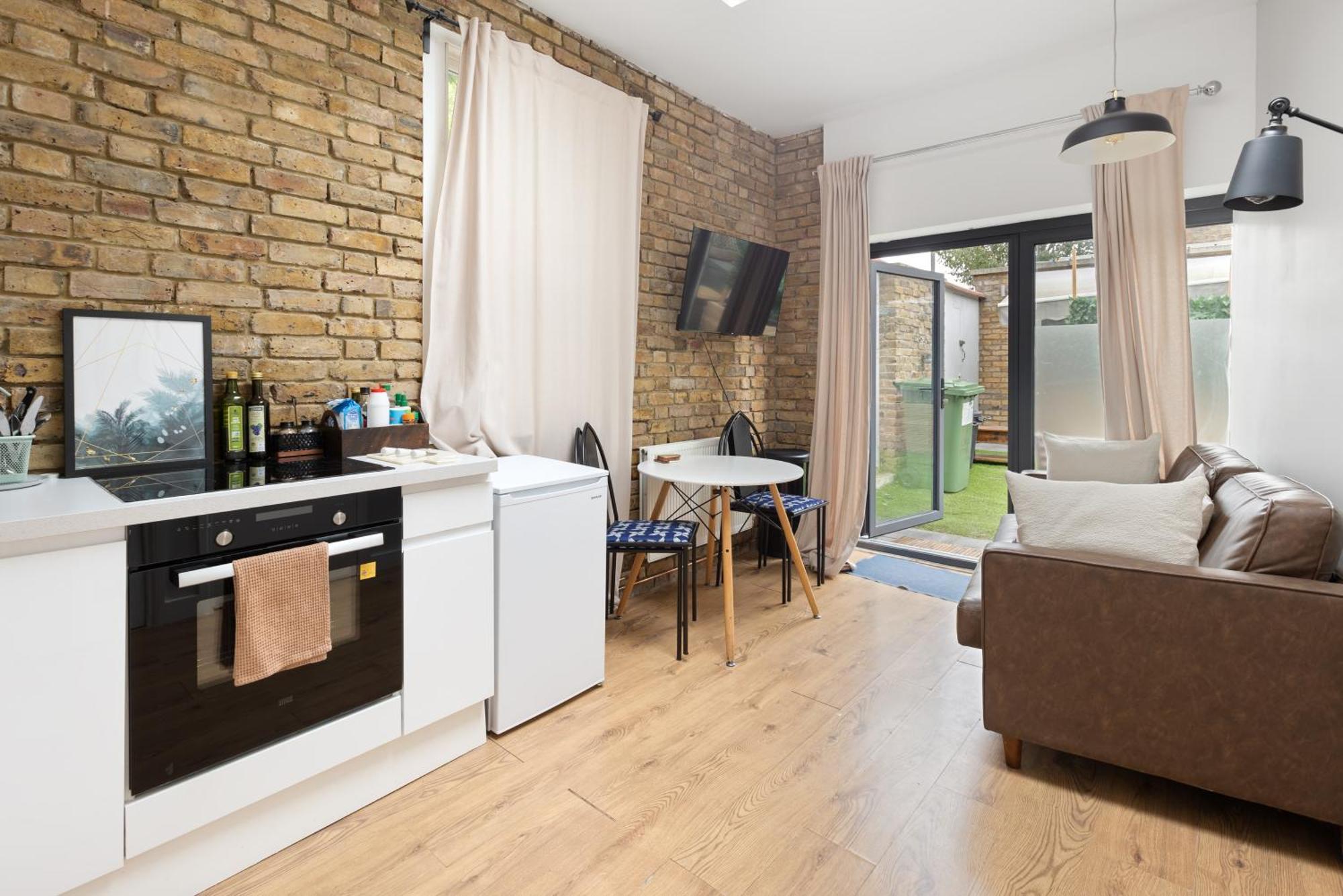 Putney Thames Garden Flat Apartment