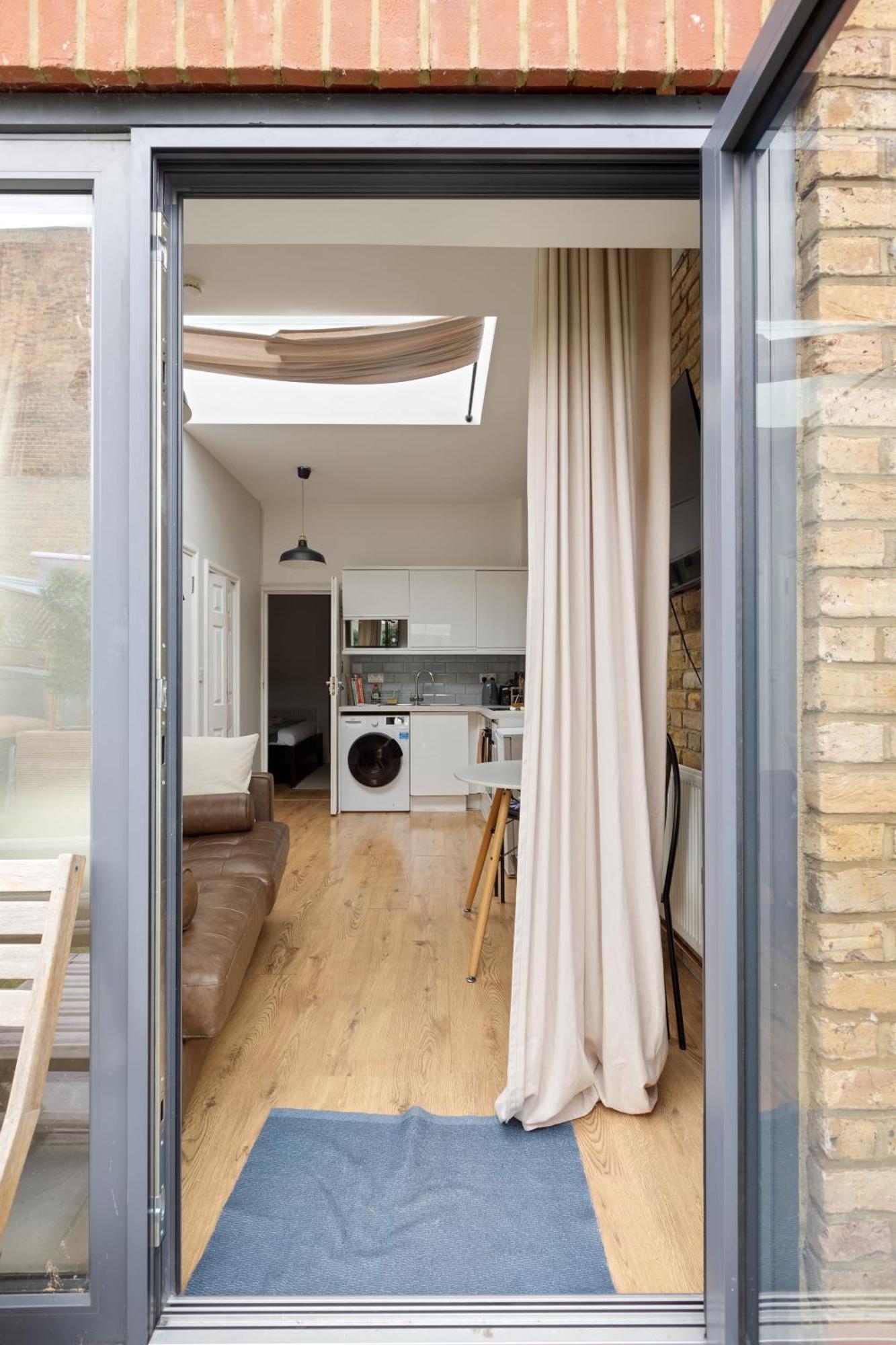 Putney Thames Garden Flat Apartment *