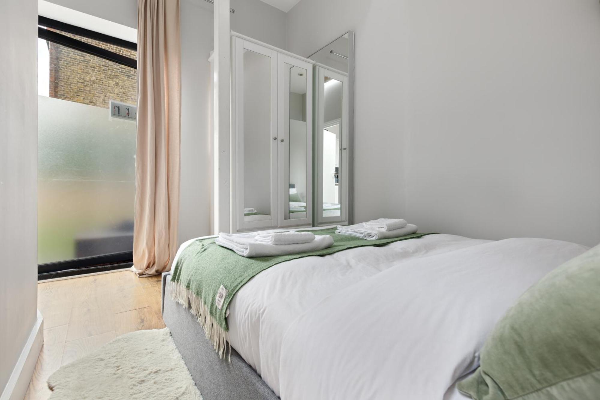 Putney Thames Garden Flat Apartment *