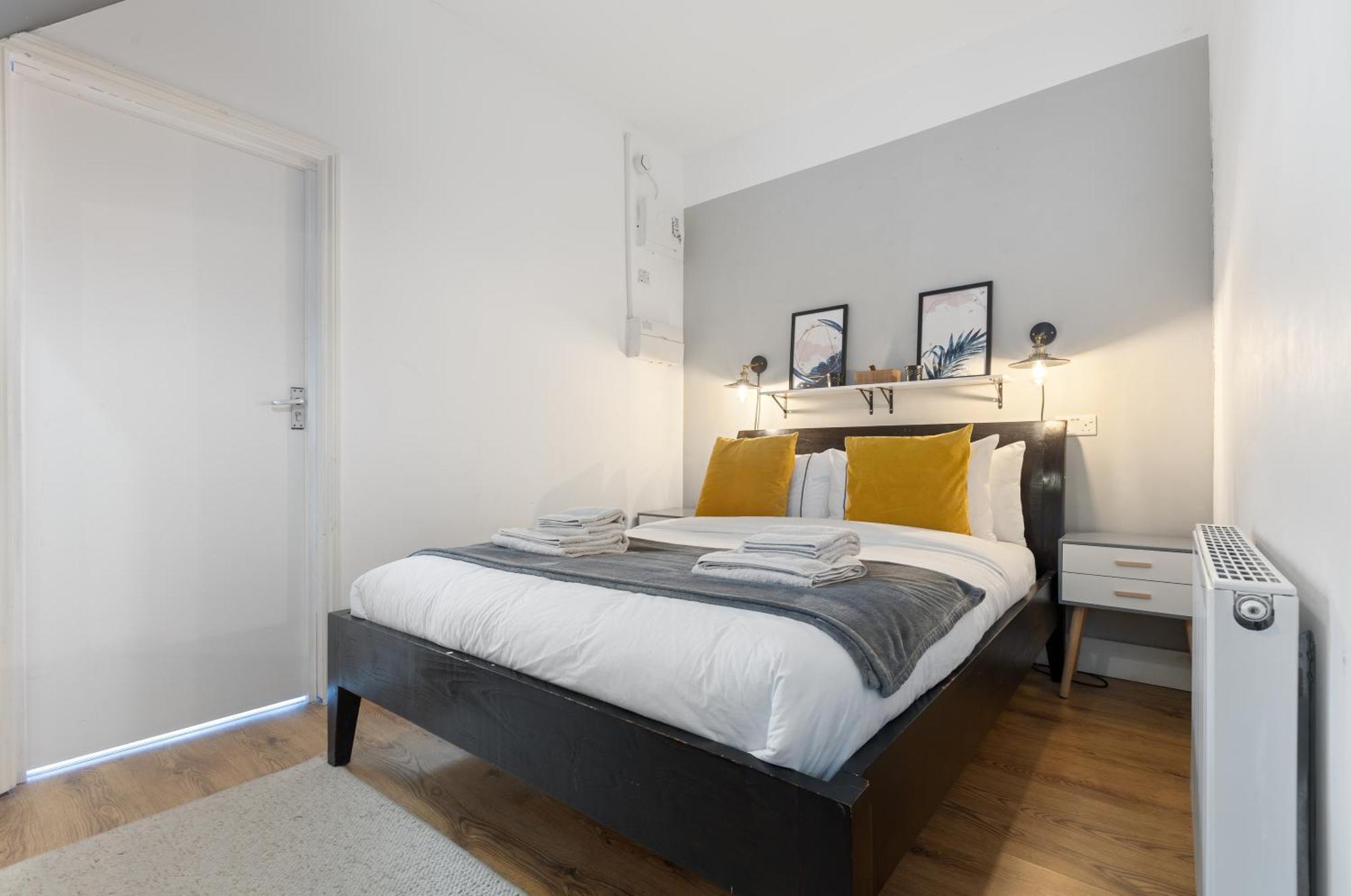 Putney Thames Garden Flat