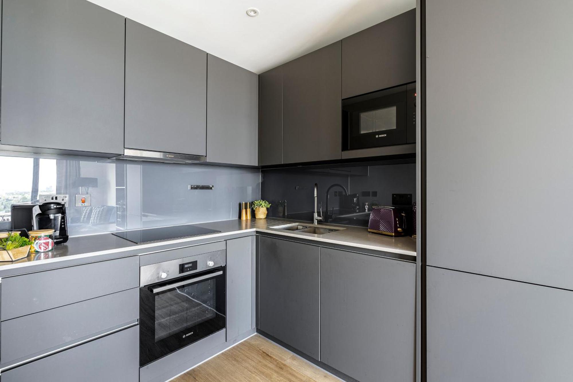 Elegant Penthouse In Stratford - Walk To Tube & Near Canary Wharf * London
