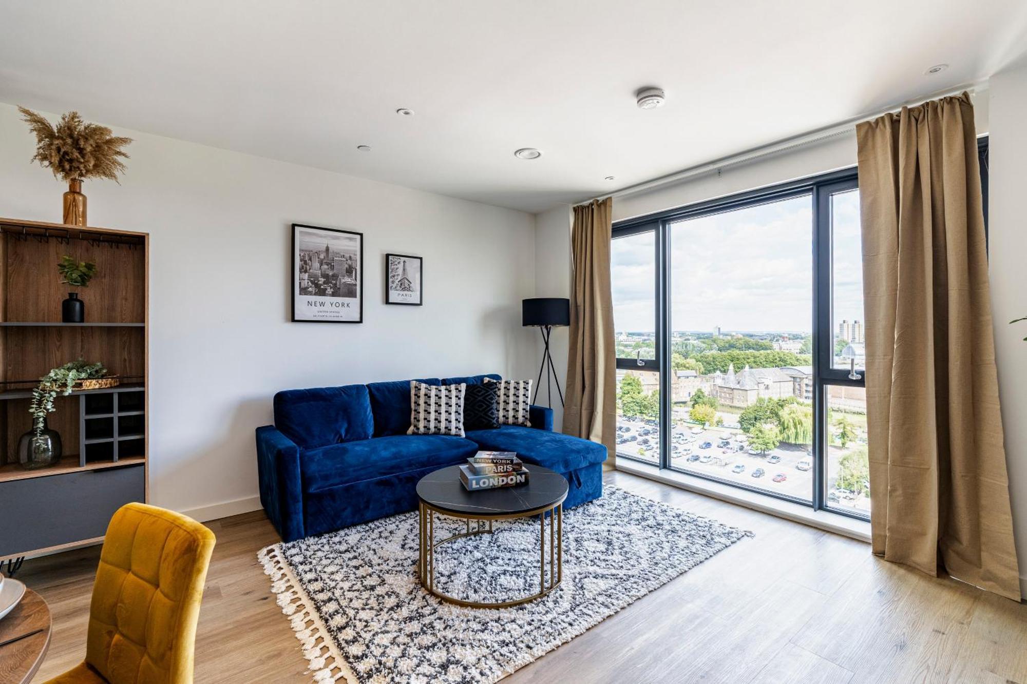 Elegant Penthouse In Stratford - Walk To Tube & Near Canary Wharf