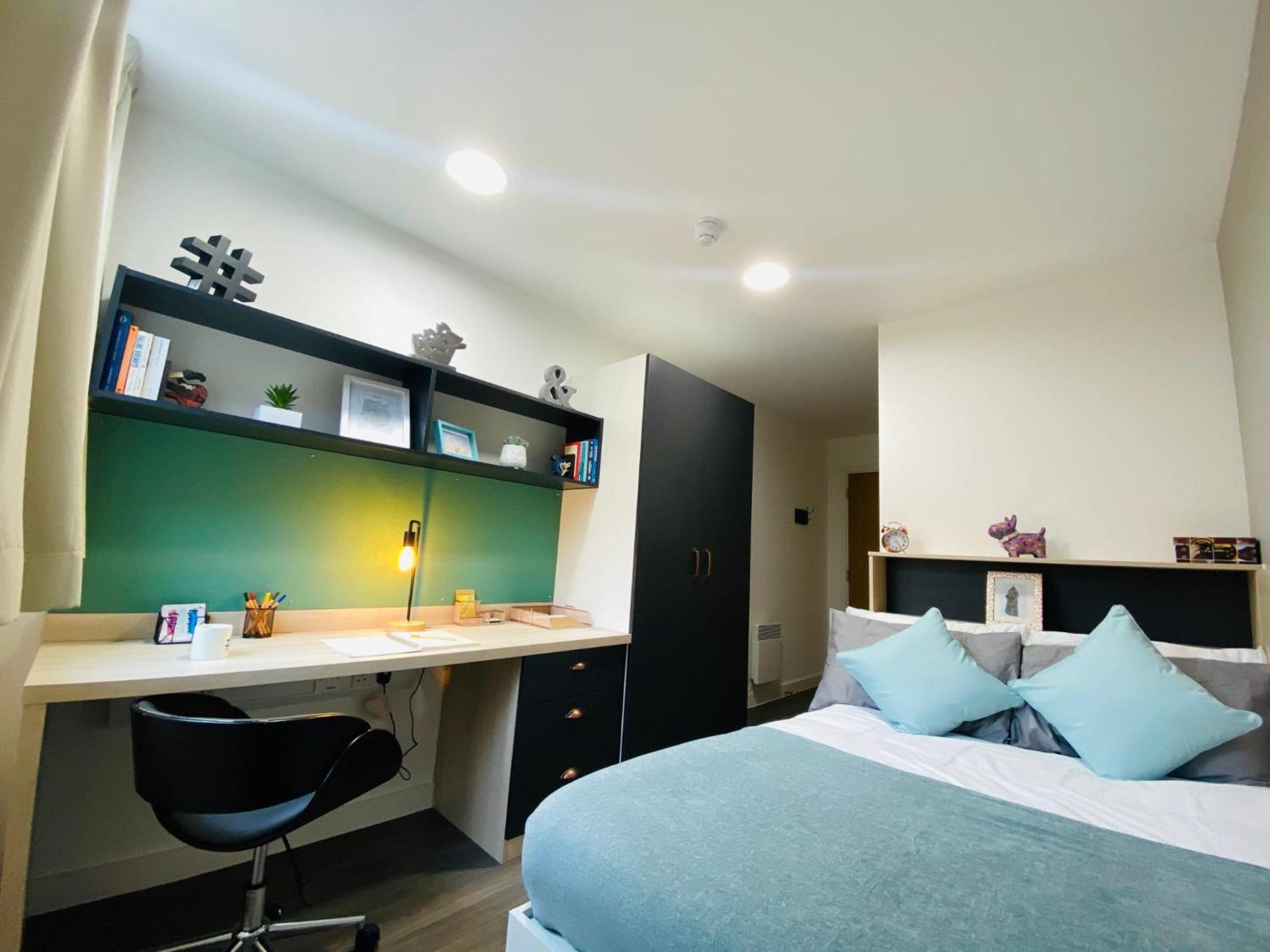 Apartment Chic Modern At Mannequin House In *