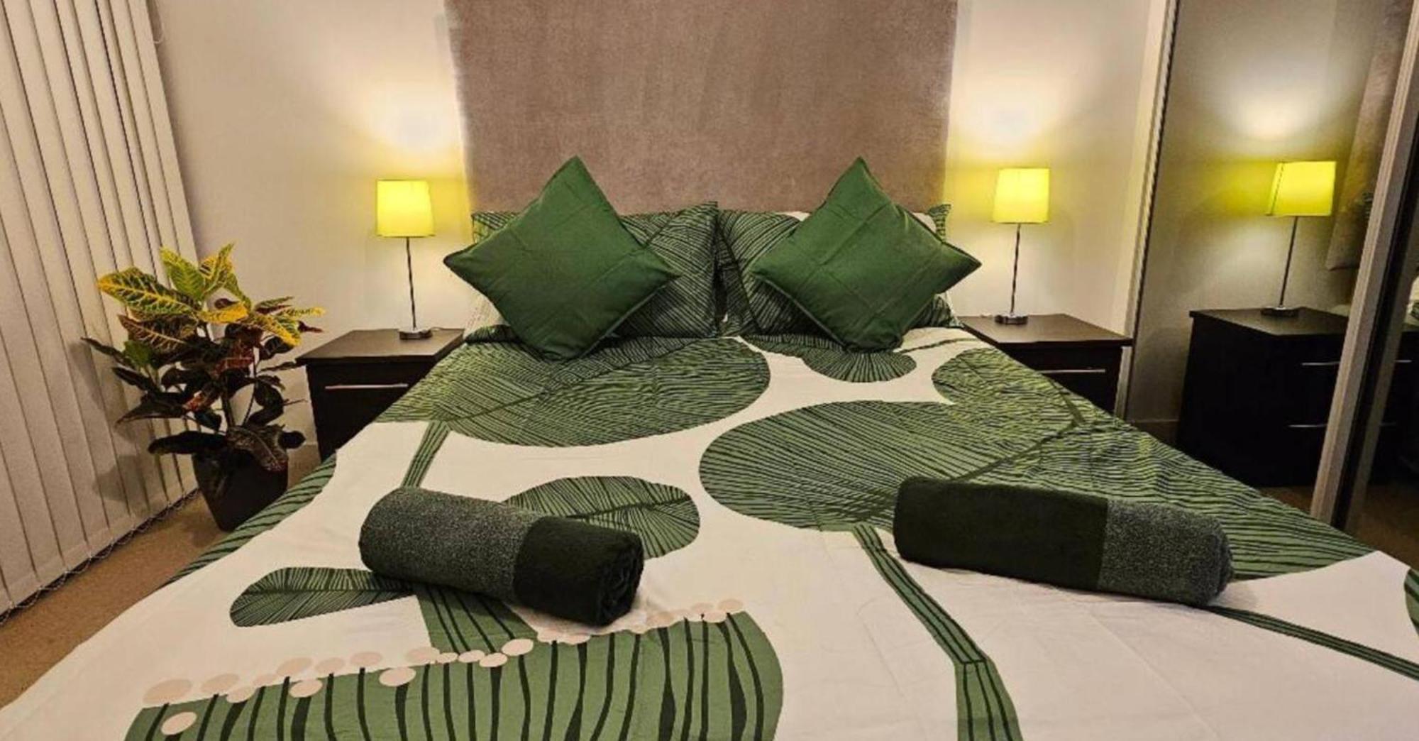 Amazing Flat With View Near Stratford Station Apartment