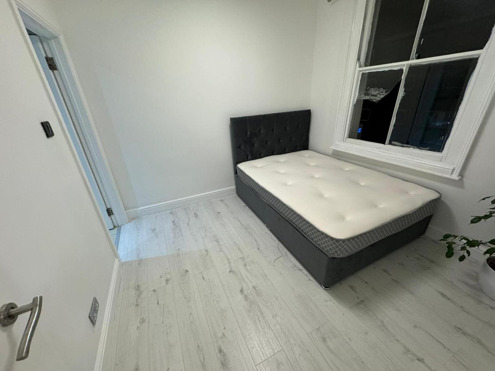 One Bedroom Flat Victoria Apartment London