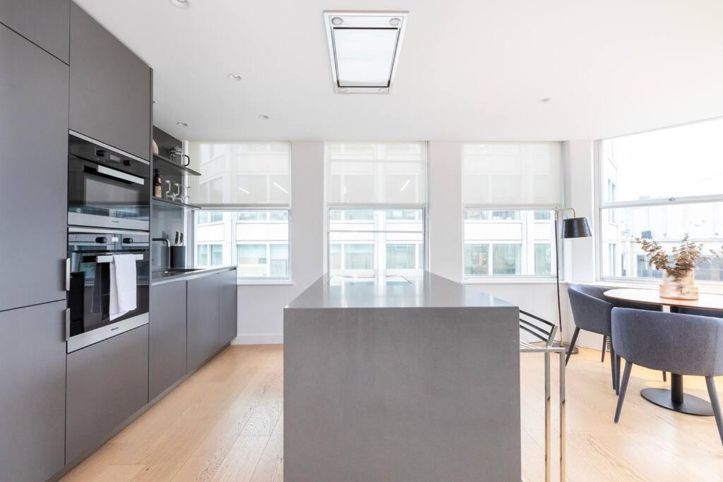 Perfect One Bed In Park Station Londen