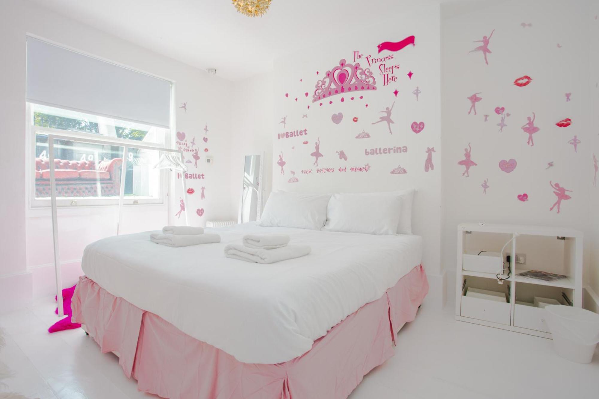Huge 5 Storey 4 Bed Terraced Family In Queens Park * London