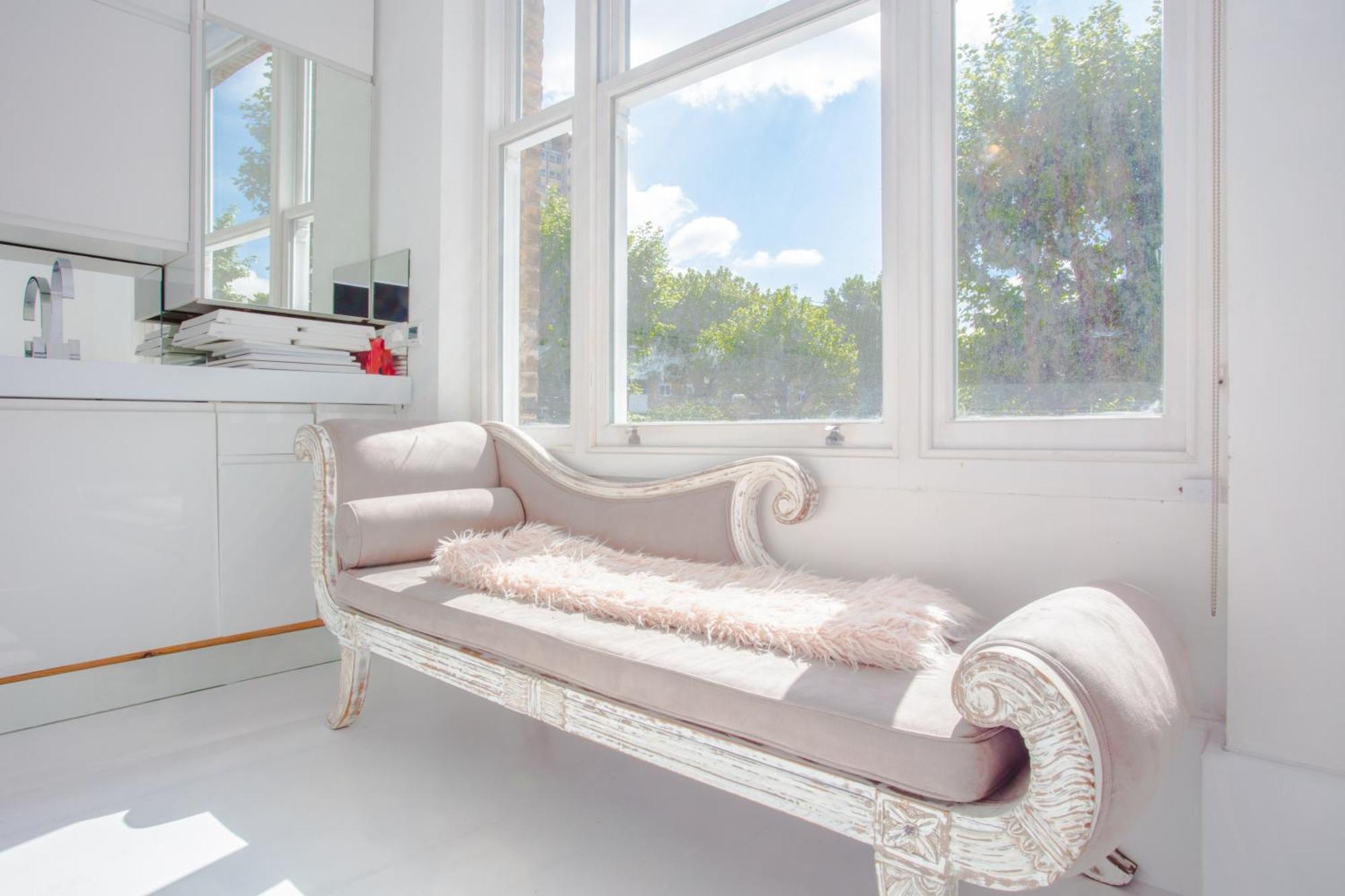 Holiday home Huge 5 Storey 4 Bed Terraced Family In Queens Park London