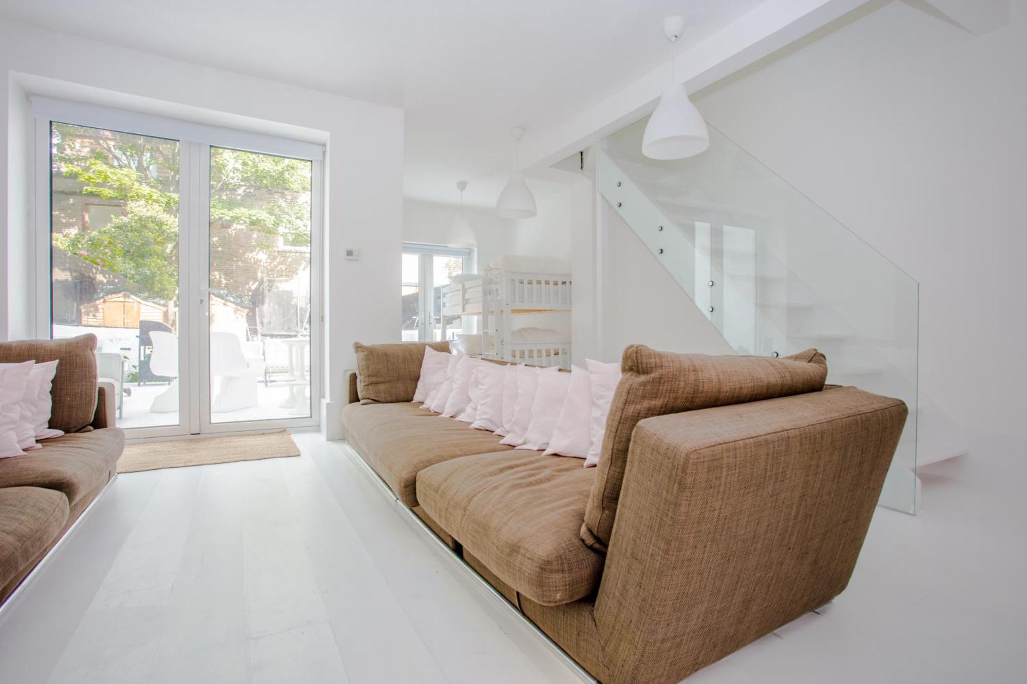 Huge 5 Storey 4 Bed Terraced Family In Queens Park *