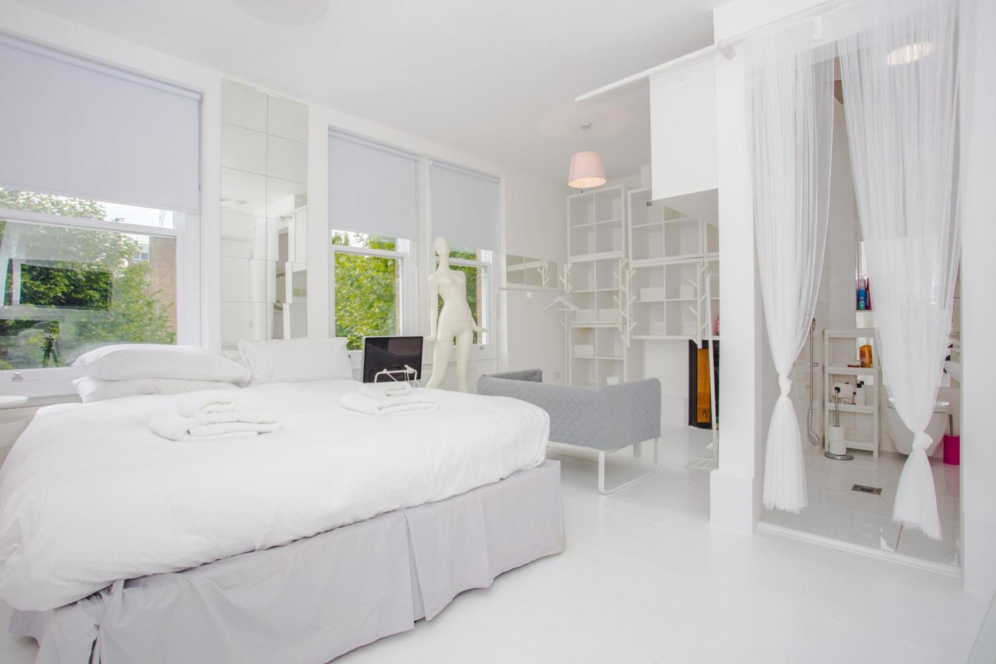 Huge 5 Storey 4 Bed Terraced Family In Queens Park *