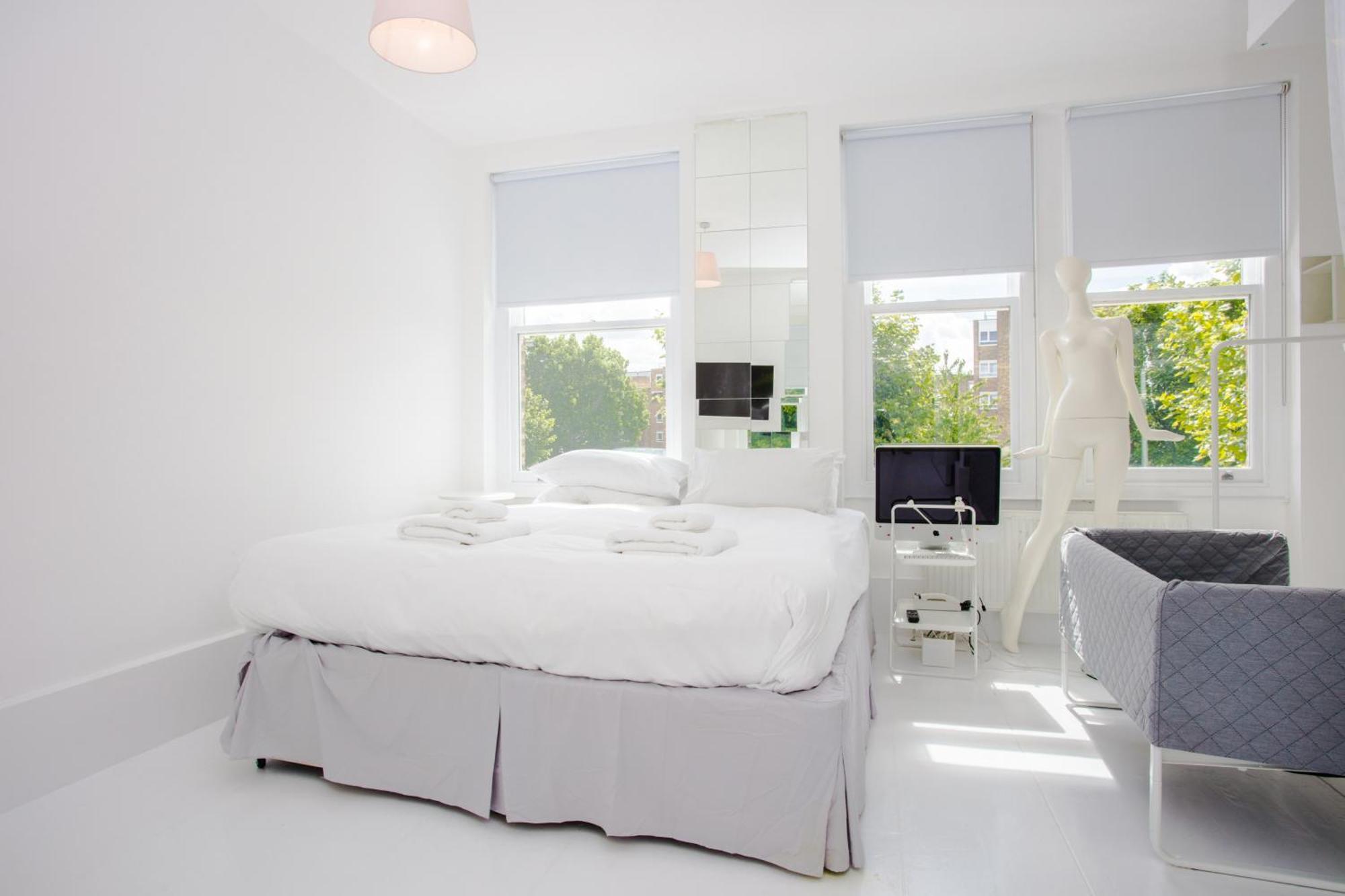 Huge 5 Storey 4 Bed Terraced Family In Queens Park
