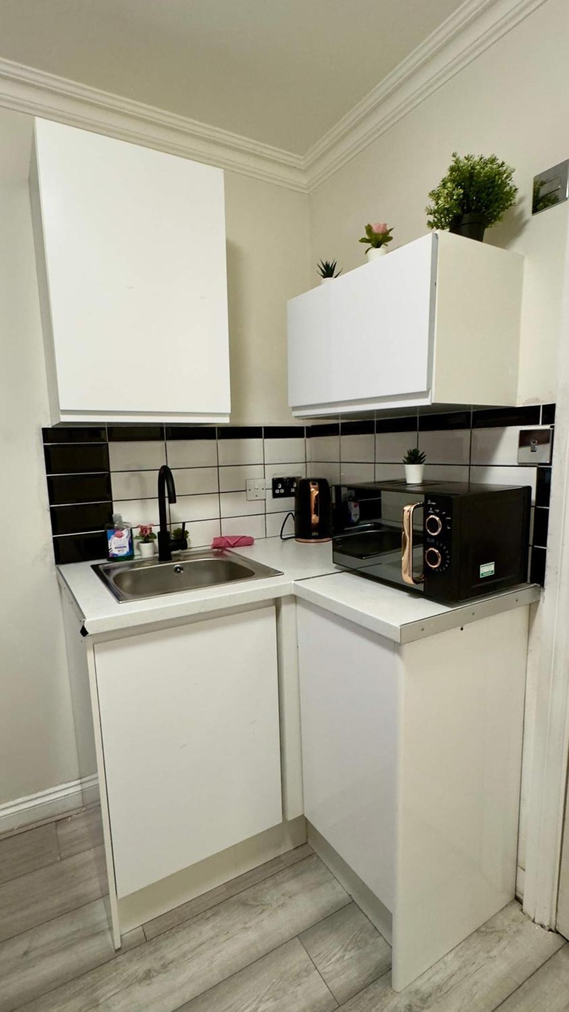 Apartment Acton High Street 6 London