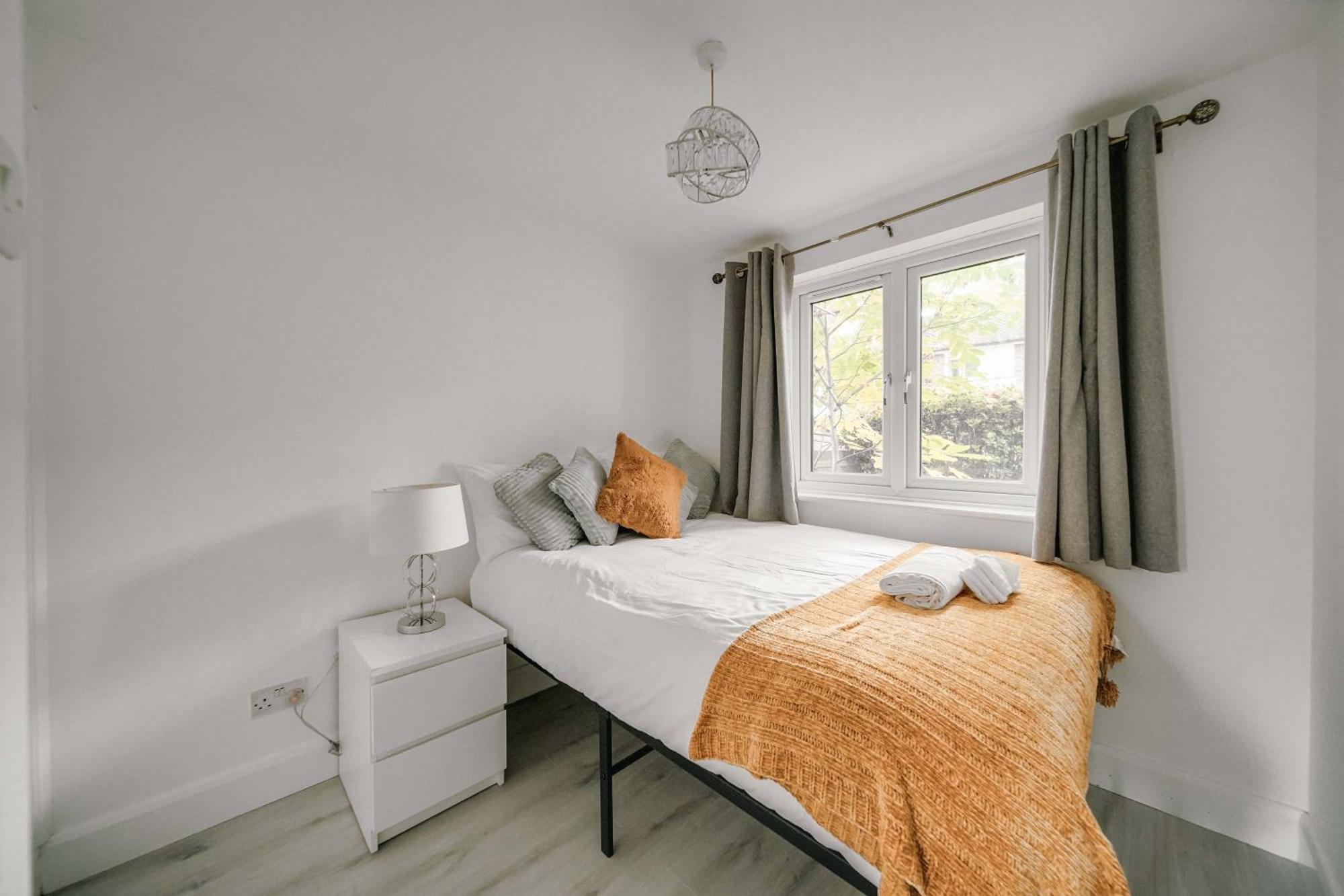 Lara's Place In Canada Water - 1 Double Bed, 1 Sofa Bed * London