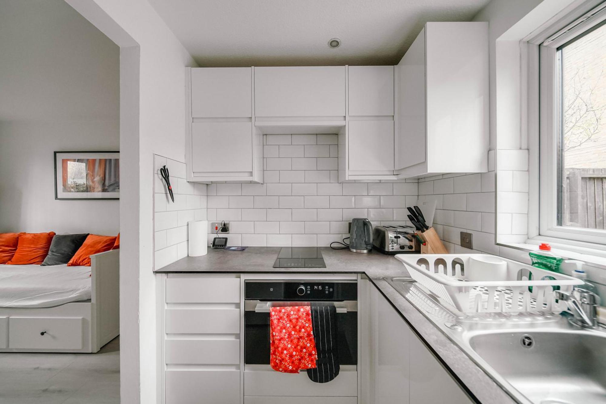 Lara's Place In Canada Water - 1 Double Bed, 1 Sofa Bed Apartment *