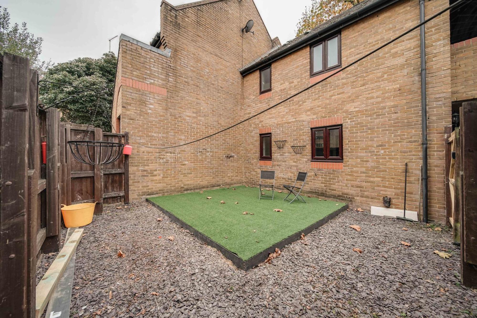 Lara's Place In Canada Water - 1 Double Bed, 1 Sofa Bed Apartment London