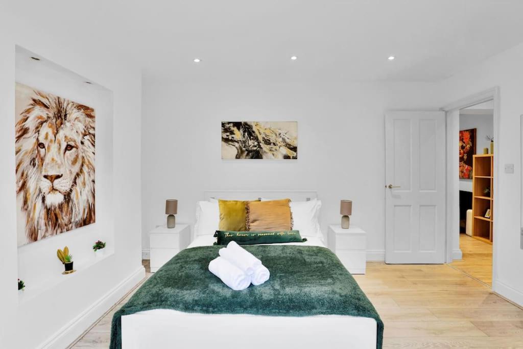 Stylish Camden Flat With Private Garden And Parking *