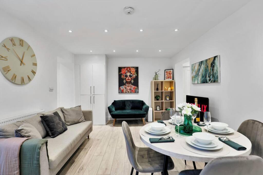 Stylish Camden Flat With Private Garden And Parking