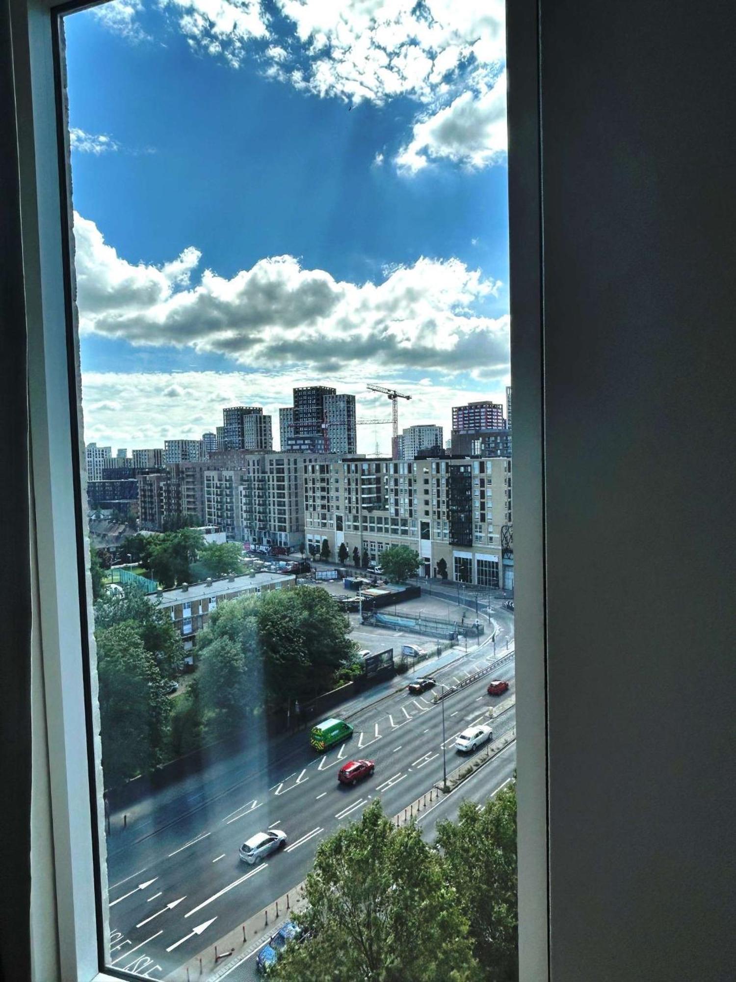 Oasis - Close To Center London