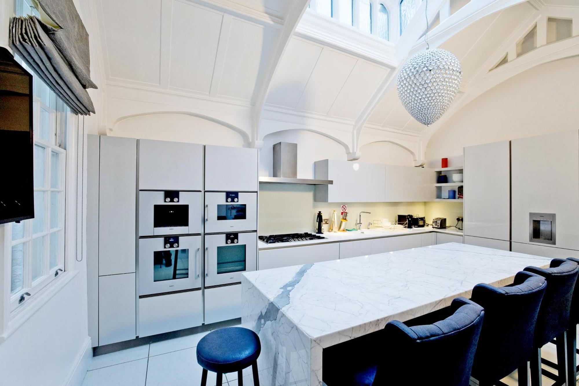 Imperial Victoria Square Privat overnatting *