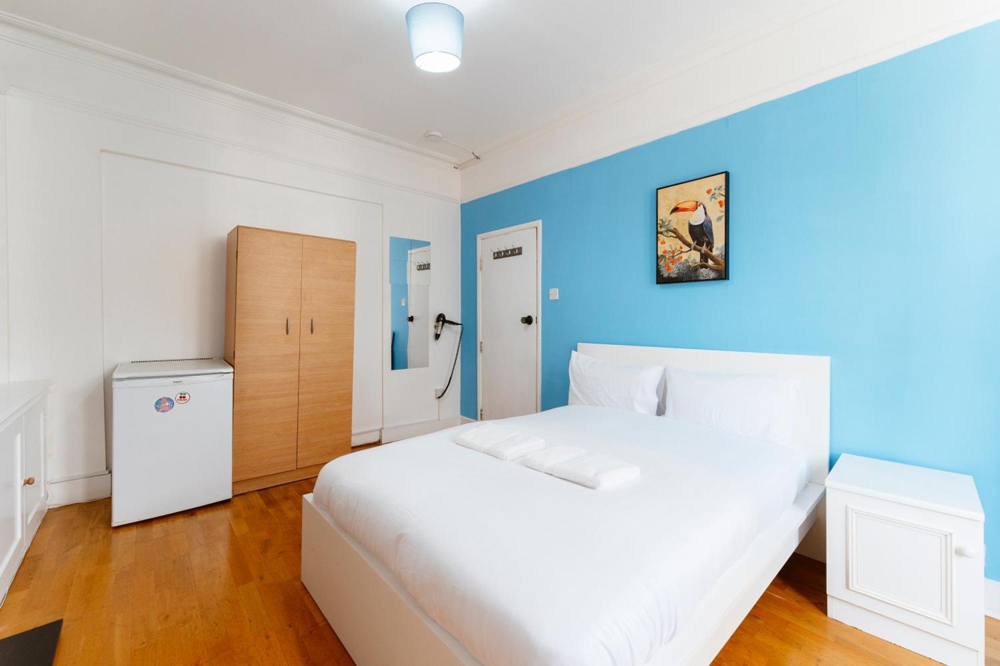 White Double Guest house *