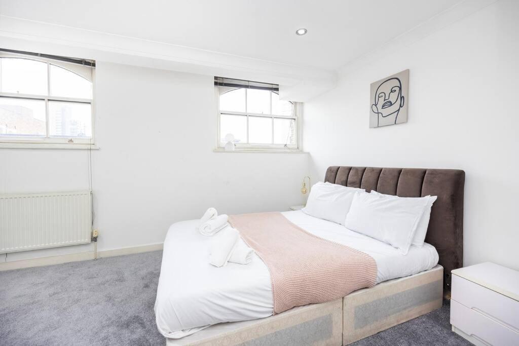 Stylish 2 Bedroom Haven By Liverpool Street *