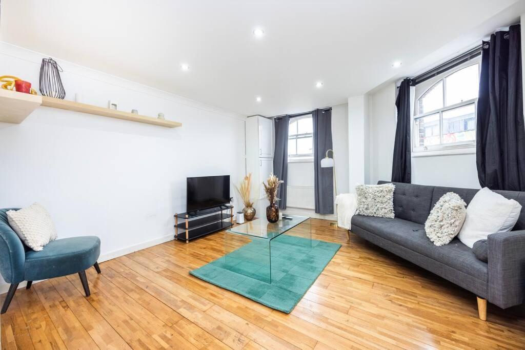 Stylish 2 Bedroom Haven By Liverpool Street *