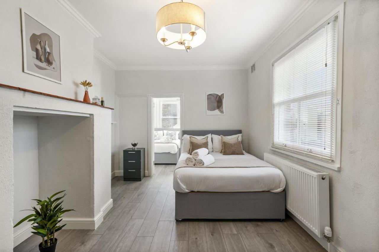 Apartment Fantastic By Livestay Short Lets & Serviced London, Chiswick With Free Parking *