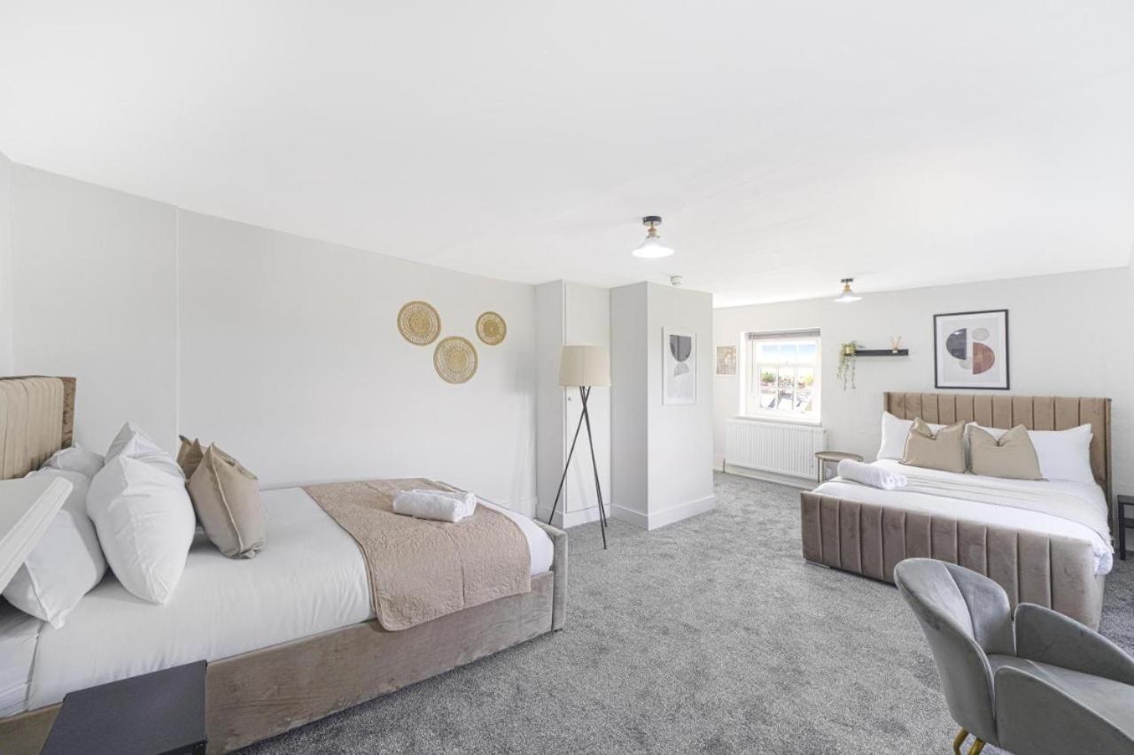 Fantastic By Livestay Short Lets & Serviced London, Chiswick With Free Parking Apartment London