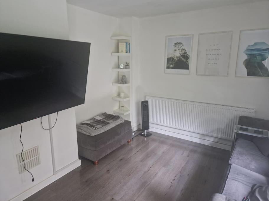 Apartment Modern Cozy One Bedroom Flat *