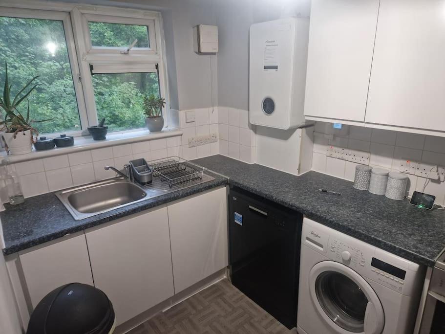 Modern Cozy One Bedroom Flat * London