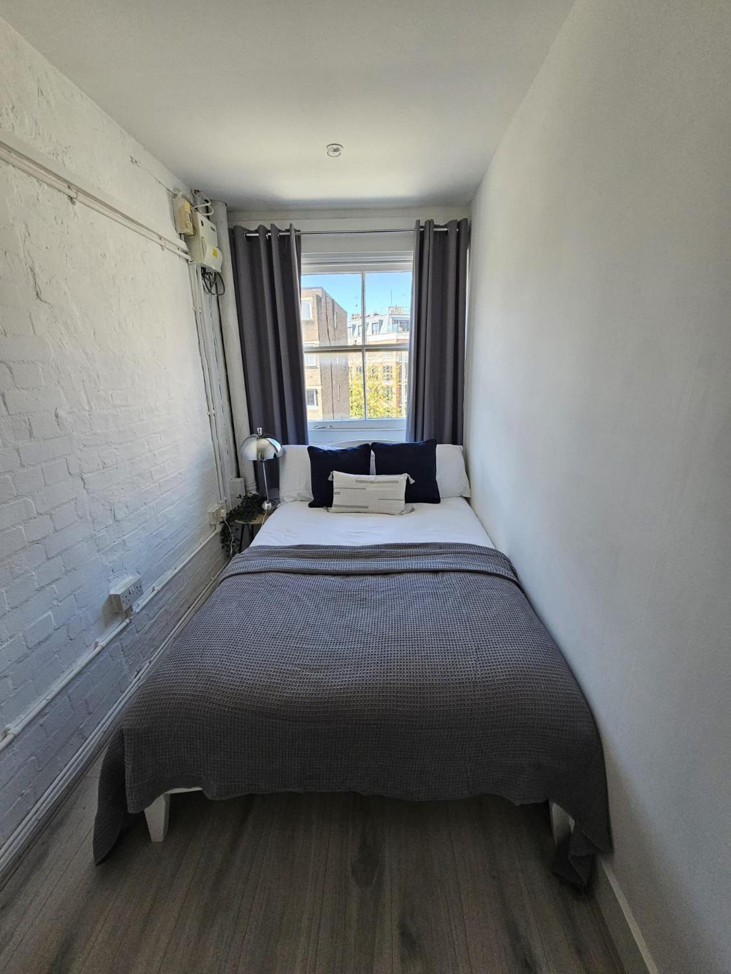Trendy In Old Street Apartment London