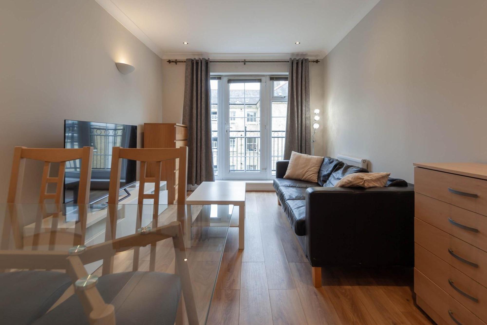 Spacious And Bright 2 Bed Tower Bridge Apartment