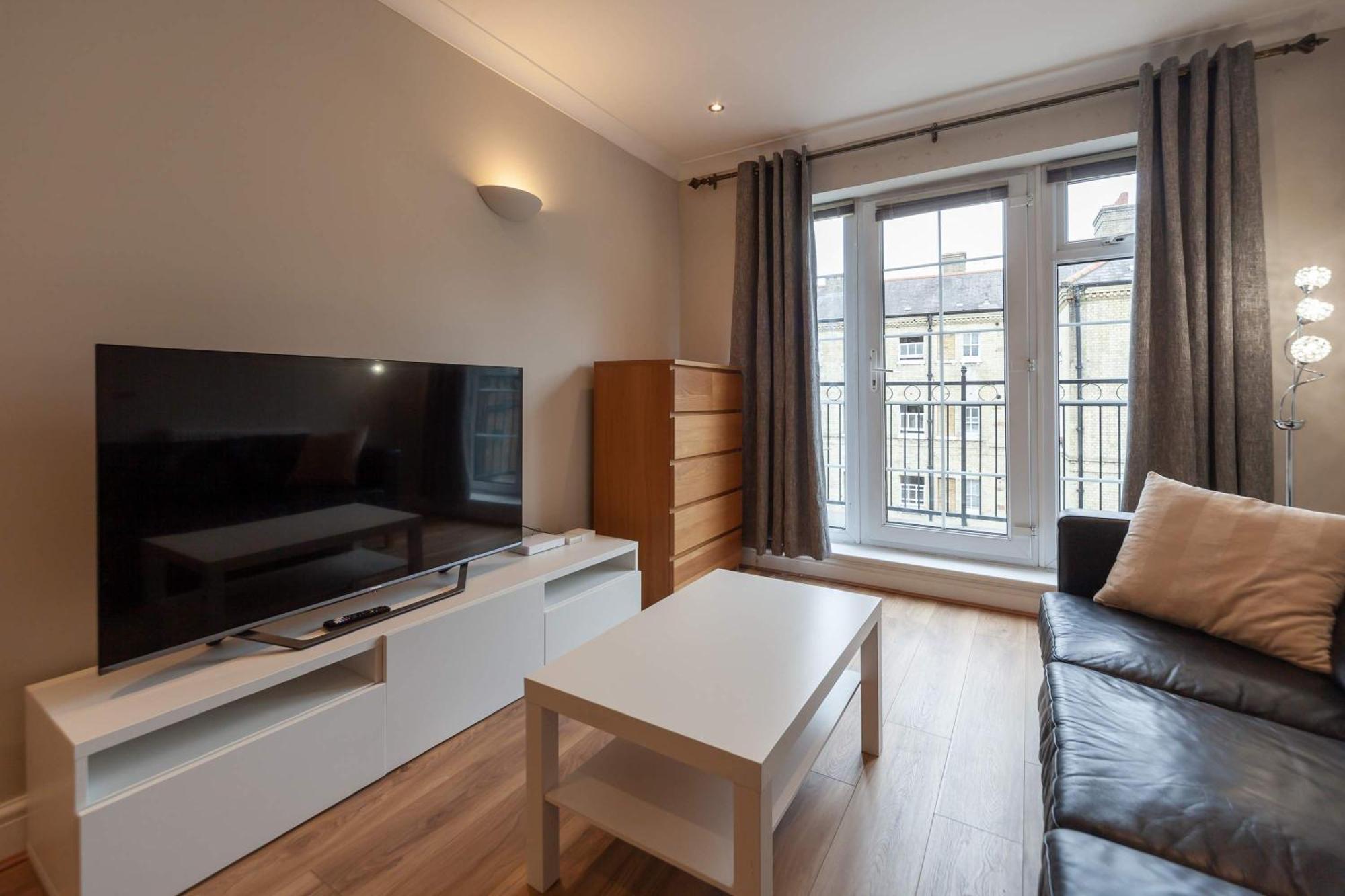 Spacious And Bright 2 Bed Tower Bridge