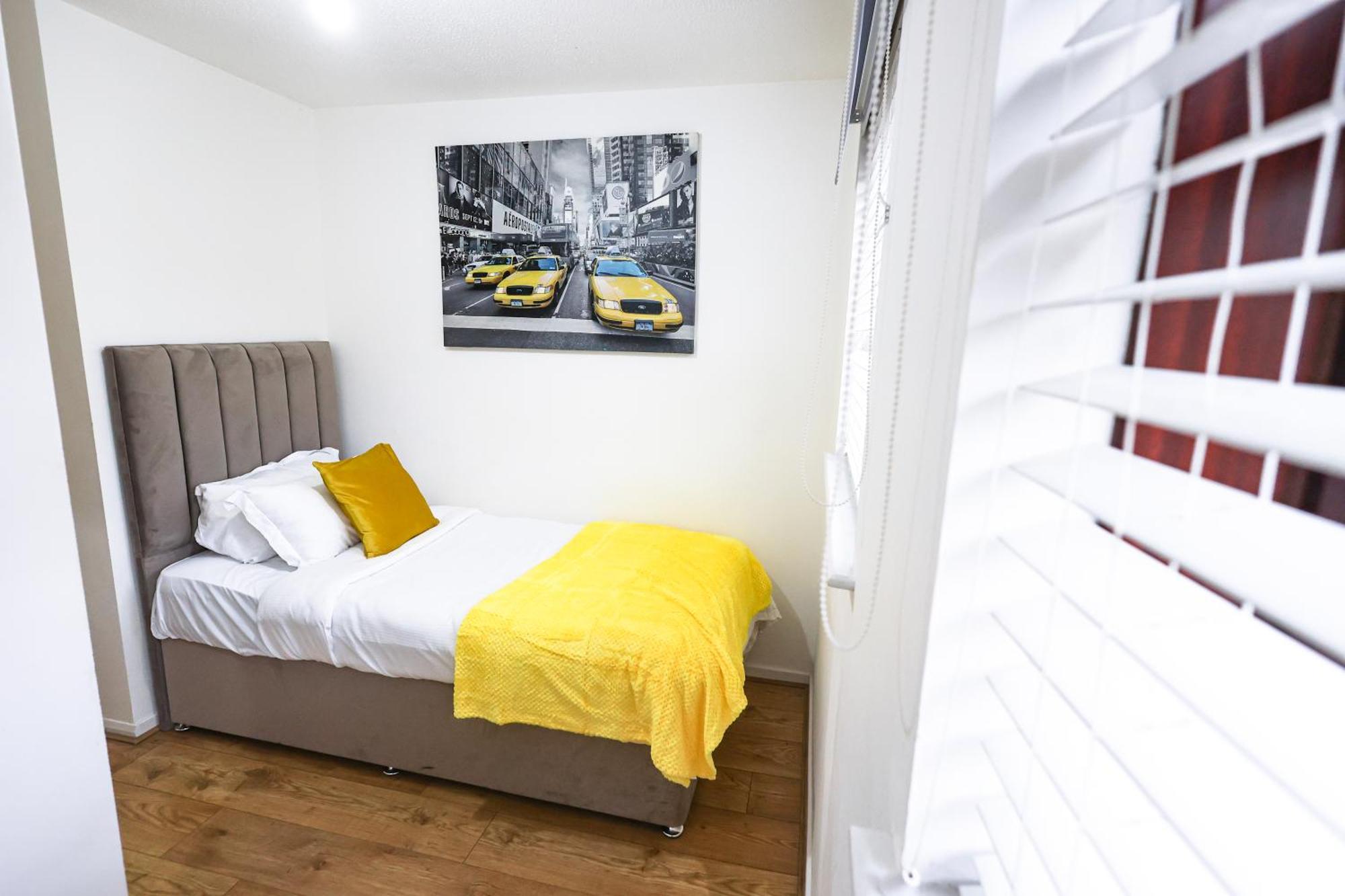 The Heart Of Brick Lane, Sleeps 7! Londen