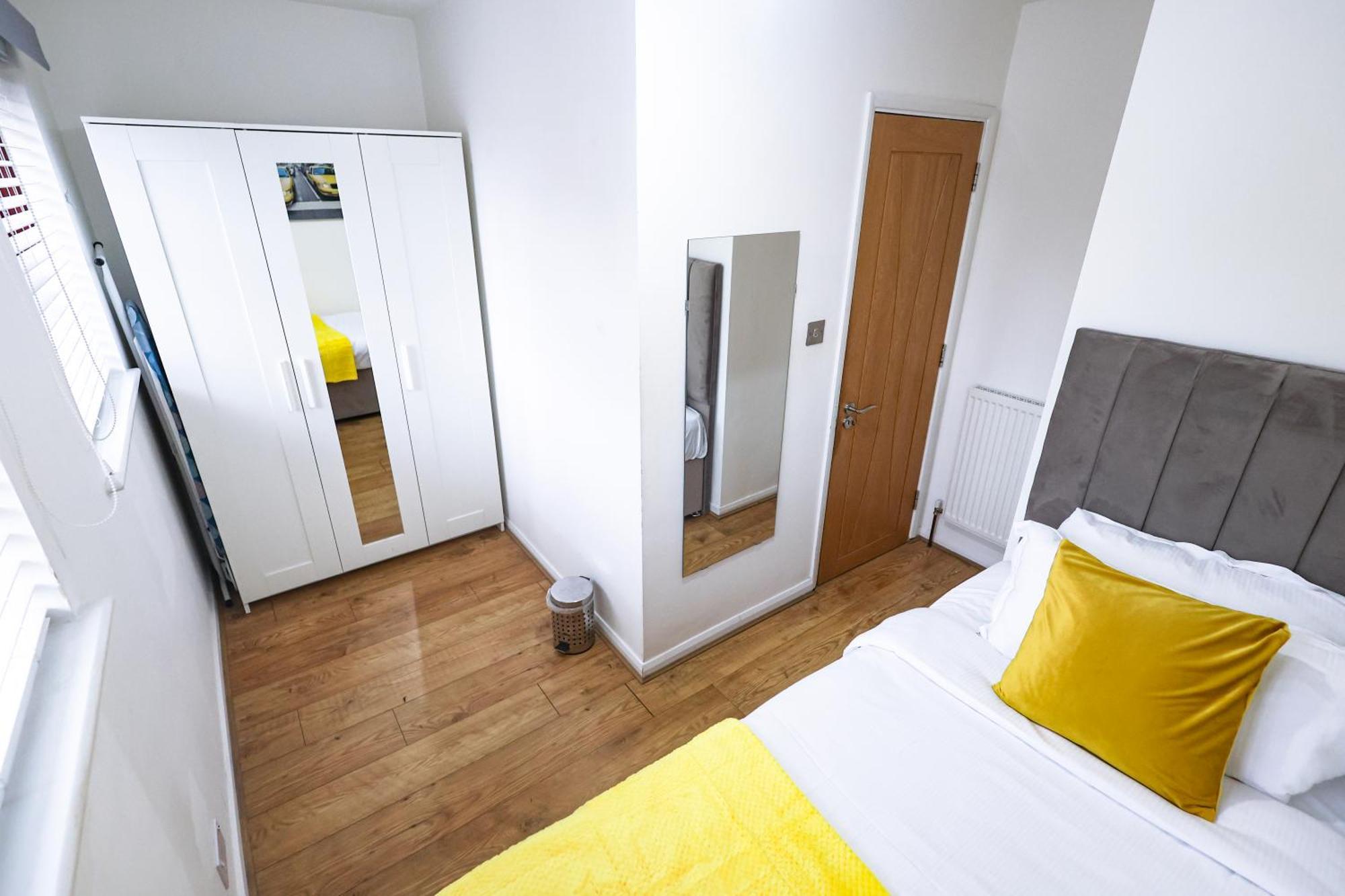 The Heart Of Brick Lane, Sleeps 7! * Londen