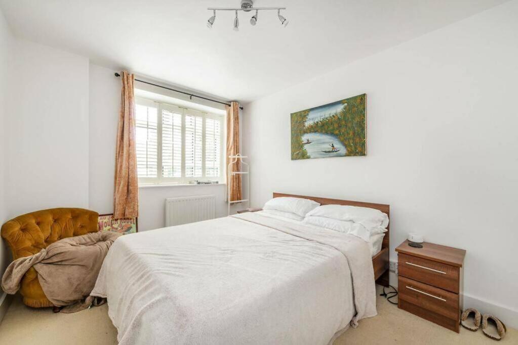 Lovely Notting Hill